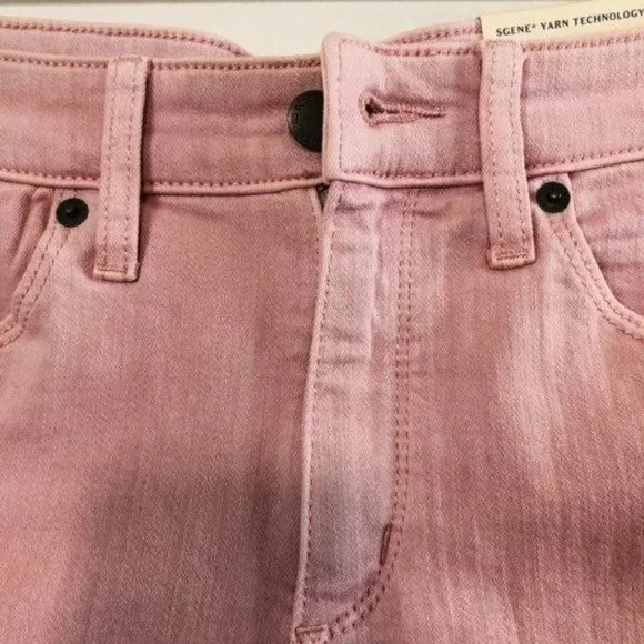 Sold NWT Universal Thread Pink Midi- Fitted Hip Shorts- Size 6 - Picture 3 of 8